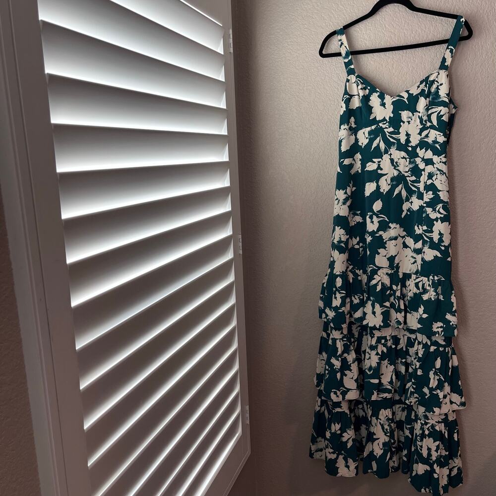 Abercrombie A&F Drama Ruffle Floral Tiered Maxi Dress Green White Medium - Picture 2 of 7